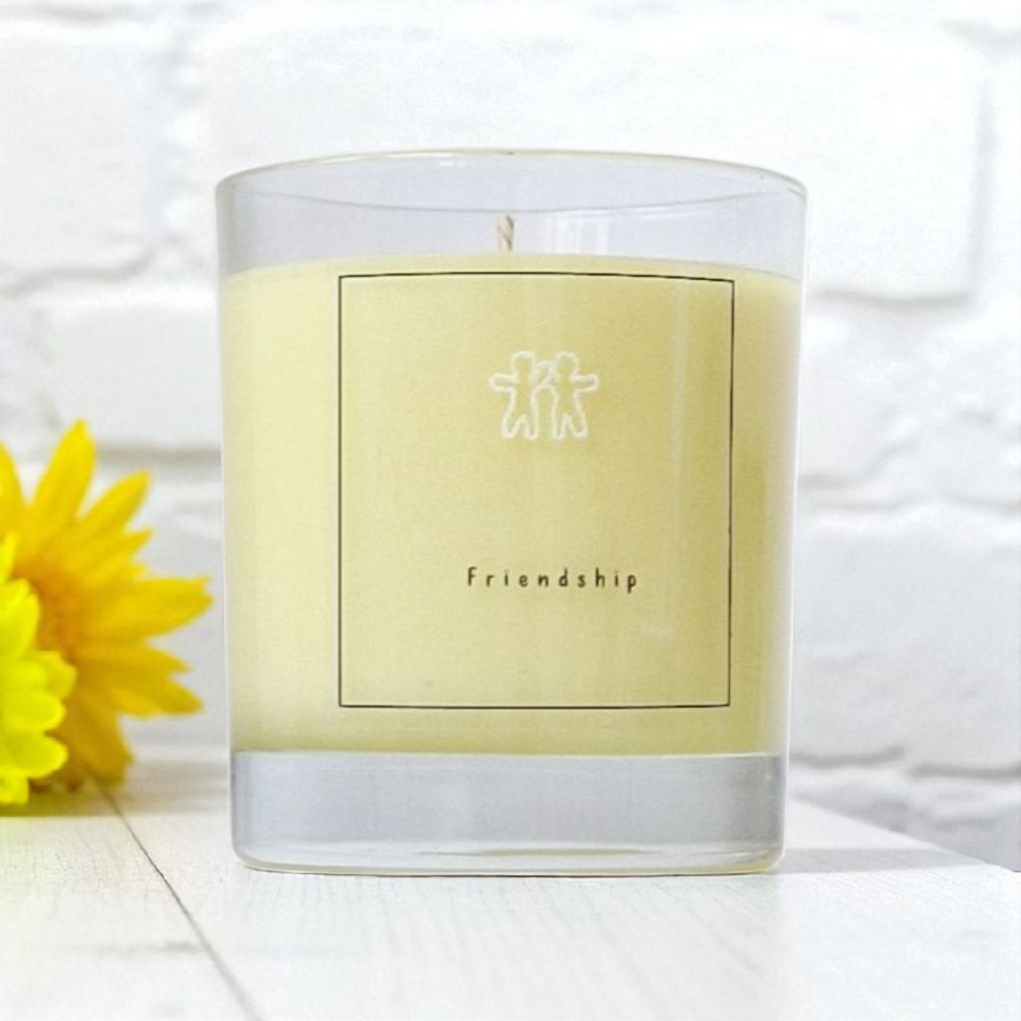 Cucumber, Sandalwood & Fresh Lemons Scented Friendship Candle