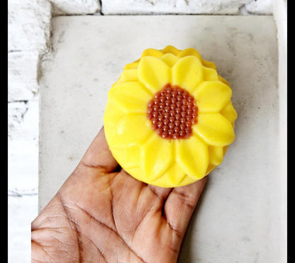 Botanical Wax Melt Sunshine Bursts Large Sunflower | 2 Pack: 7cm x 7cm Each